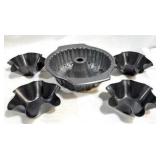 Wilton Non-Stick Bundt Pan & 4 Taco Bowl Presses
