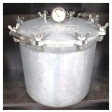 Pressure Cooker/Canner - 17 x 15