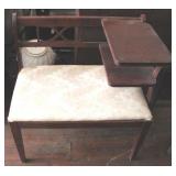 Mahogany gossip bench, 29 x 28