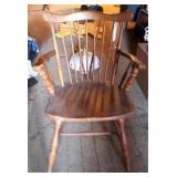Vintage Windsor arm chair, 38 x 24 x 22