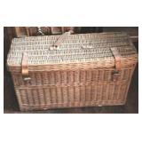 Wicker picnic basket set, 23 x 8.5