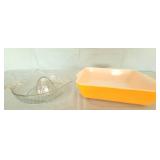Pyrex dish & juicer