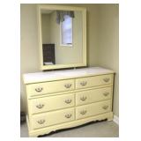 Bassett Dresser w/ Mirror