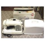 Singer Sewing Machine w/ Carrying Case in Box