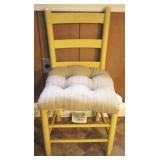Chair, cushion included - 33.5 x 16 x 18