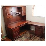 L-Shaped Desk 73 x 67.5 x 29