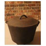 Cast Iron Pot w/Lid 7" Tall