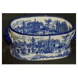 Blue & white small handled porcelain tub