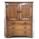 English linen fold oak gentleman