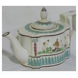 Tea Pot 5x9x4