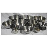 10 Stainless steel bowls