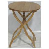 Folding collapsible accent table