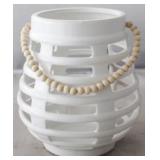 Tabletop Decoration by Three Hands