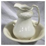 Washbowl & pitcher set, 15 x 15, cracked