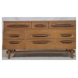 Ward Furniture 9 drawer dresser