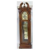 Ridgeway grandfather clock with key