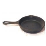 Griswold #0 Cast Iron Frying Pan - 7"