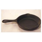 Griswold #0 Cast Iron Frying Pan - 7"