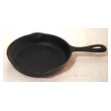 Griswold #0 Cast Iron Frying Pan - 7"