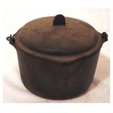Wagner Ware #1368 Cast Iron Pot w/ lid - 5"