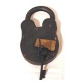 Antique Style Lock with Key - 9 x 6