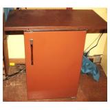 Mini-Fridge w/ Countertop
