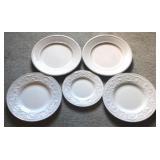 5pc Set of Wedgwood Plates, assorted