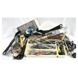 Assorted Kitchen Items