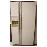 Kenmore Refrigerator - 32" x 66" x 35"