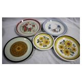 Assorted Plates - 5pcs
