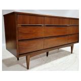 Vintage 9 drawer mid-century dresser 31 x 58 x 14