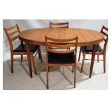 Scandinavian oval table w/ 4 dining chairs