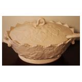 Tureen w/ Ladle - 6" x 14"