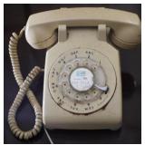 Rotary Phone - 8" x 9"
