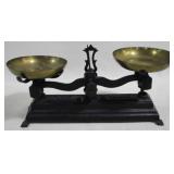 Fuerza Balance Scale - 12" x 7.5" x 5"