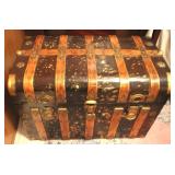 Trunk w/ tray - 32" x 16" x 23"