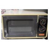 Emerson Microwave - 18" x 10.5" x 11.5"