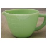 Jadeite 2 cup measure 3.5" tall