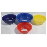 Set of 4 Pyrex Mixing Bowls - 7" x 10" x 9"