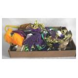 Lot Mardi-Gras Decorations