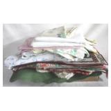 Lot Assorted Linens