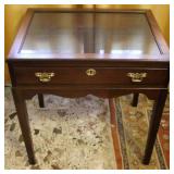 Display Case Table - 25 x 18 x 27