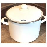 Enameled Cast Iron Pot with Lid - 10" x 9"