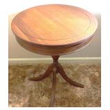 Round Table - 26" x 22"