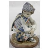Lladro Figurine "Valencian Bouquet" #1524 -  5.75"