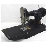 Singer Featherlite Sewing Machine 11x15x7