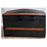 Vintage Dome Top Trunk w/ Tray