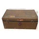 Flat Top Trunk w/ tray - 13" x 31" x 17"
