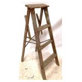 Wood Ladder - 45" x 18"