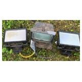 3 Floodlights